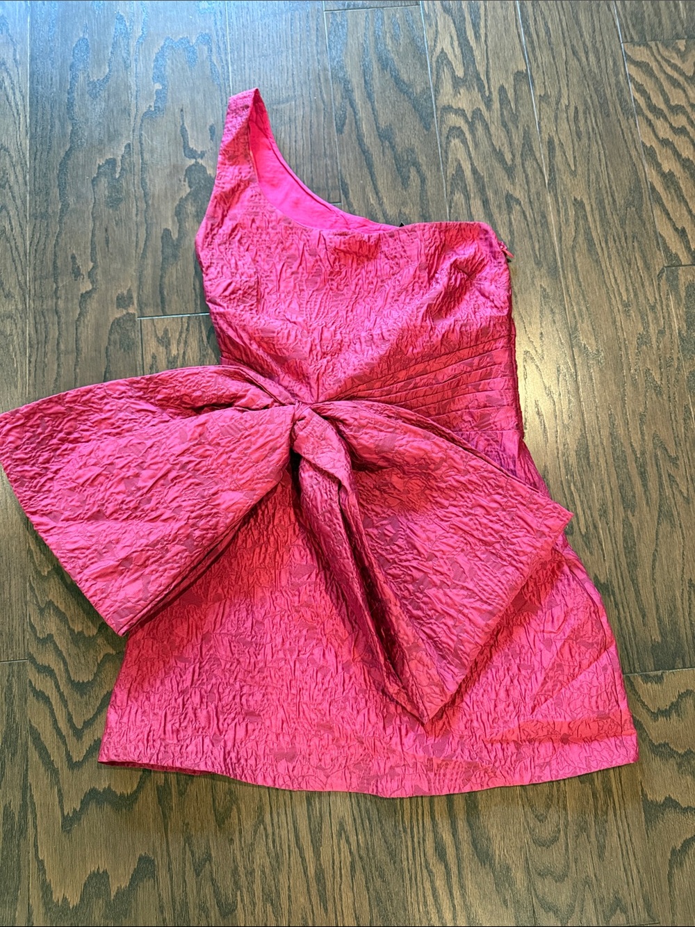 Pink dress one shoulder and bow